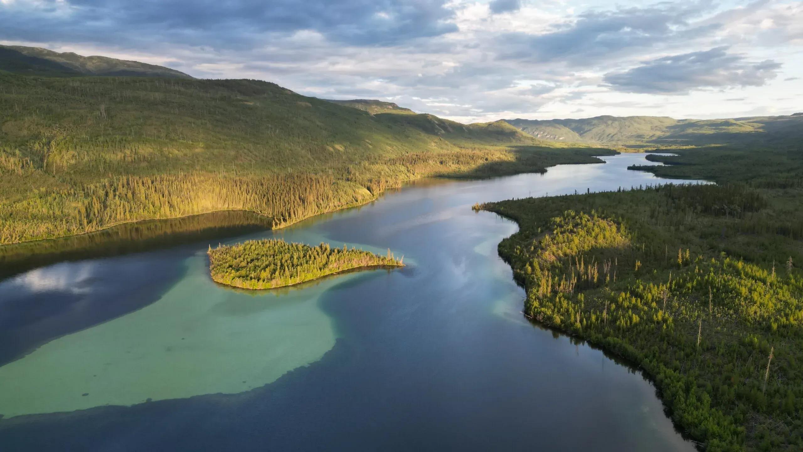 YUKON β KEN LAKE EXPERIENCE